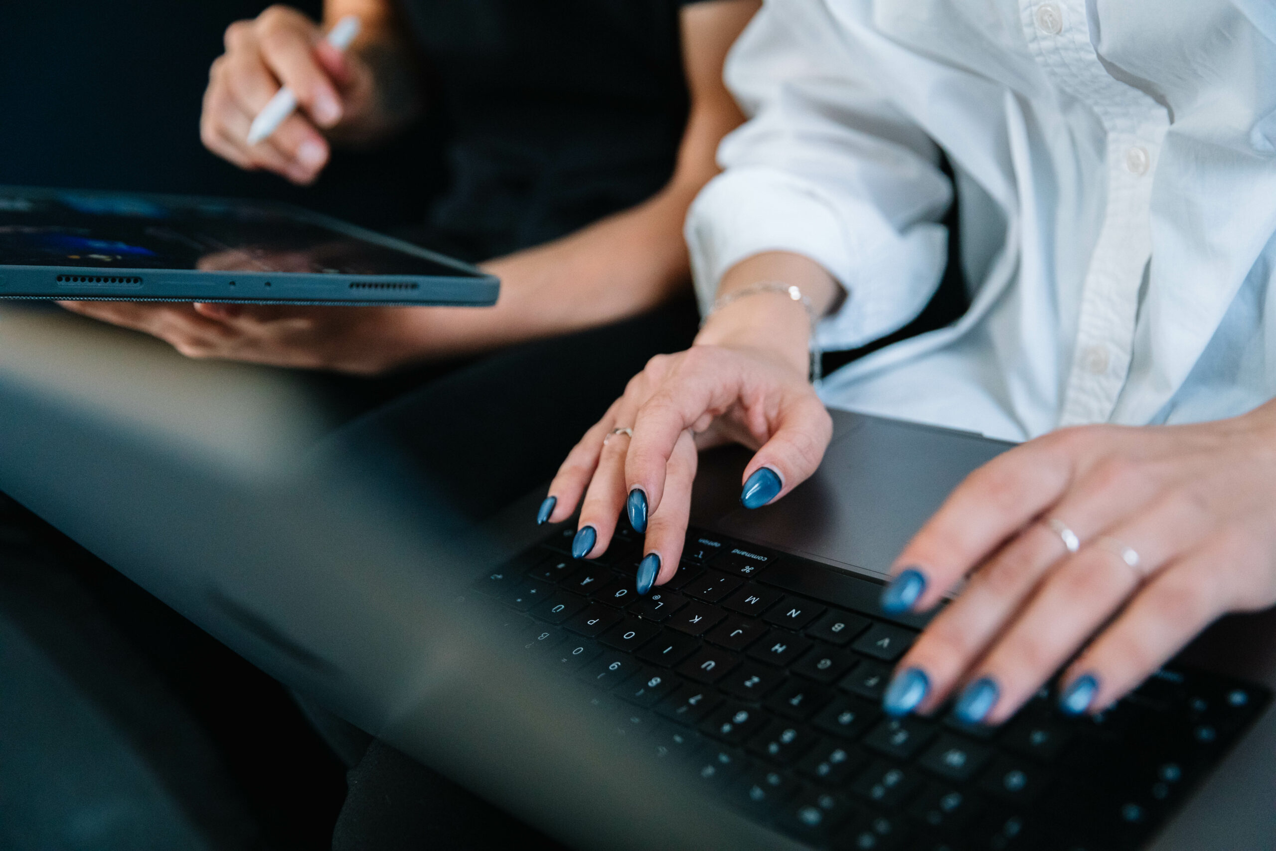 Webseiten im Dark Mode: Wie relevant ist das Feature für die Nutzererfahrung